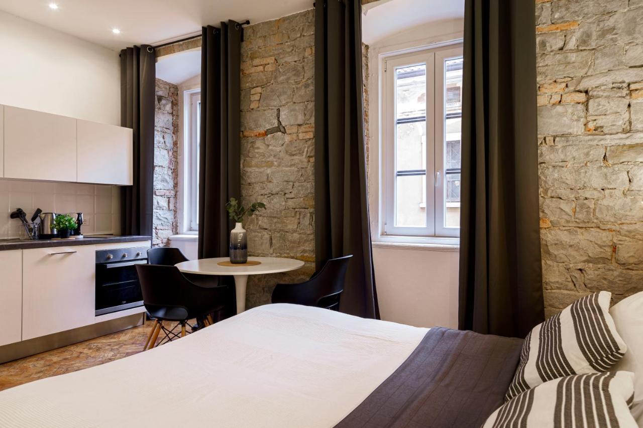Romantic Studio In The Heart Of Triëst Buitenkant foto